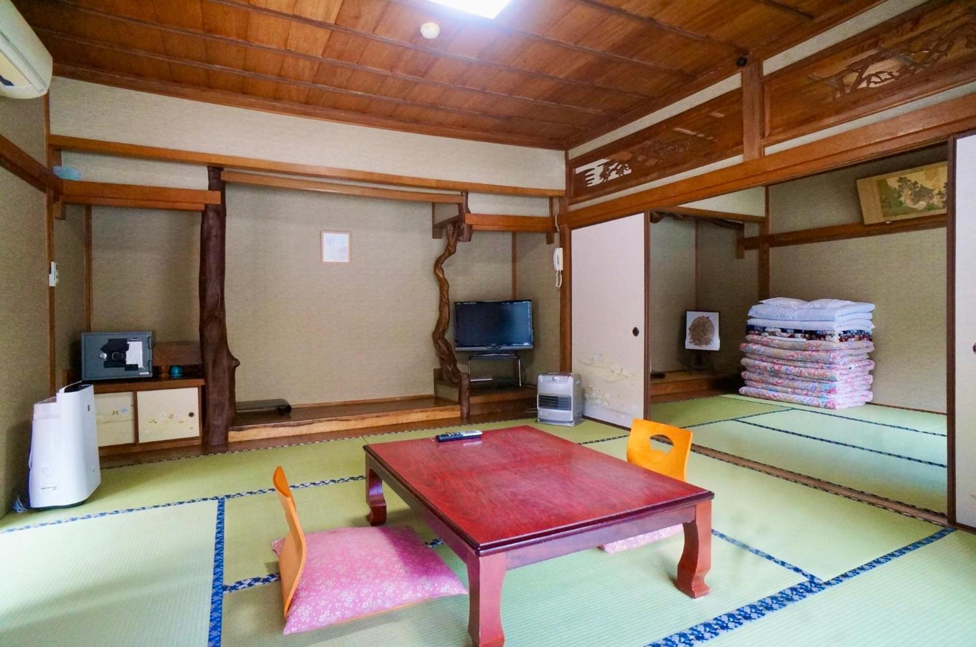 Takaosou Hotell Yufu Eksteriør bilde