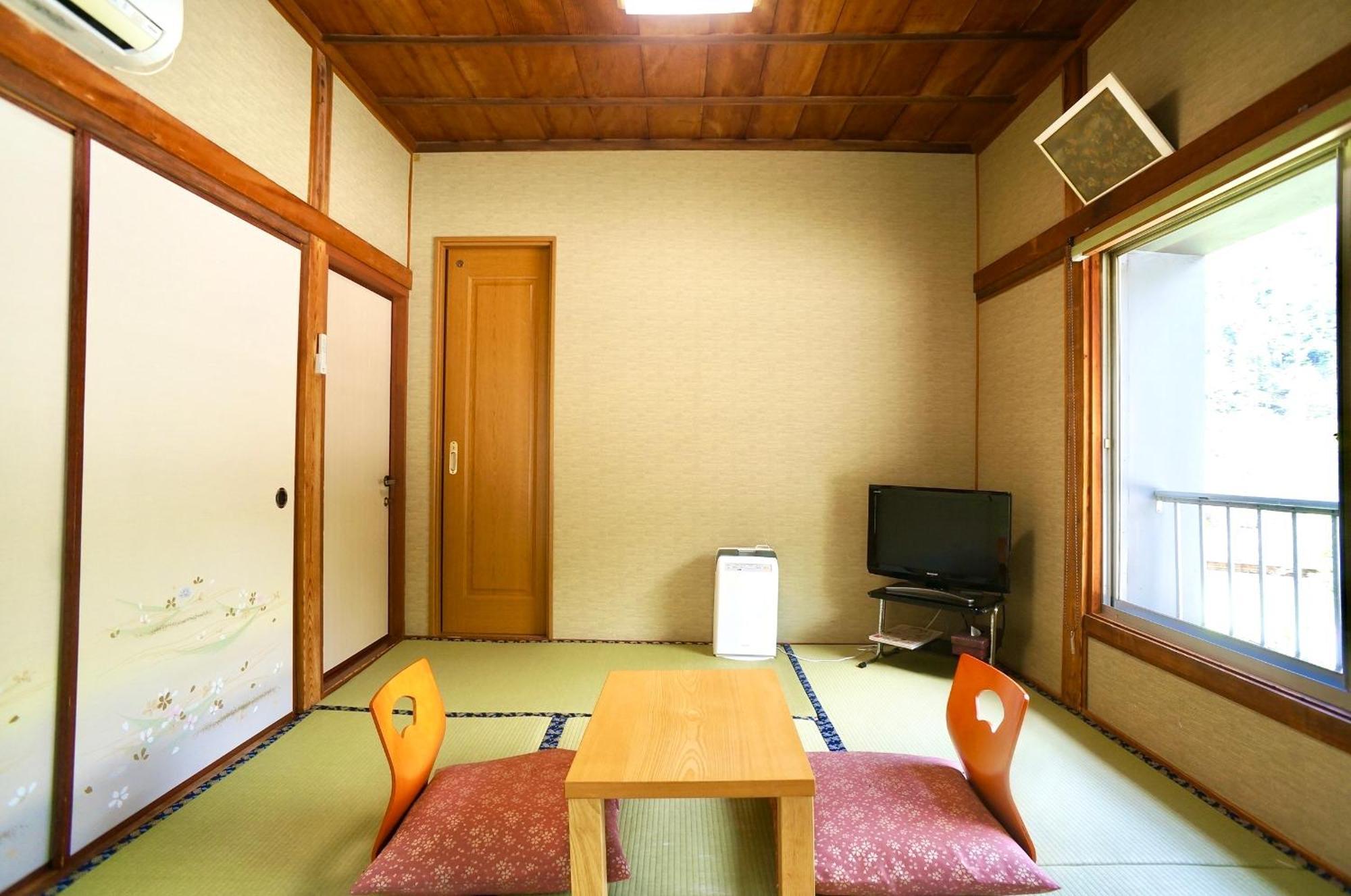 Takaosou Hotell Yufu Eksteriør bilde
