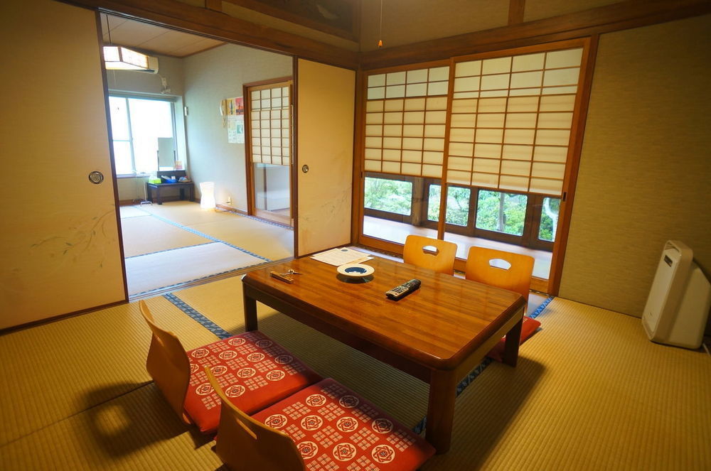 Takaosou Hotell Yufu Eksteriør bilde