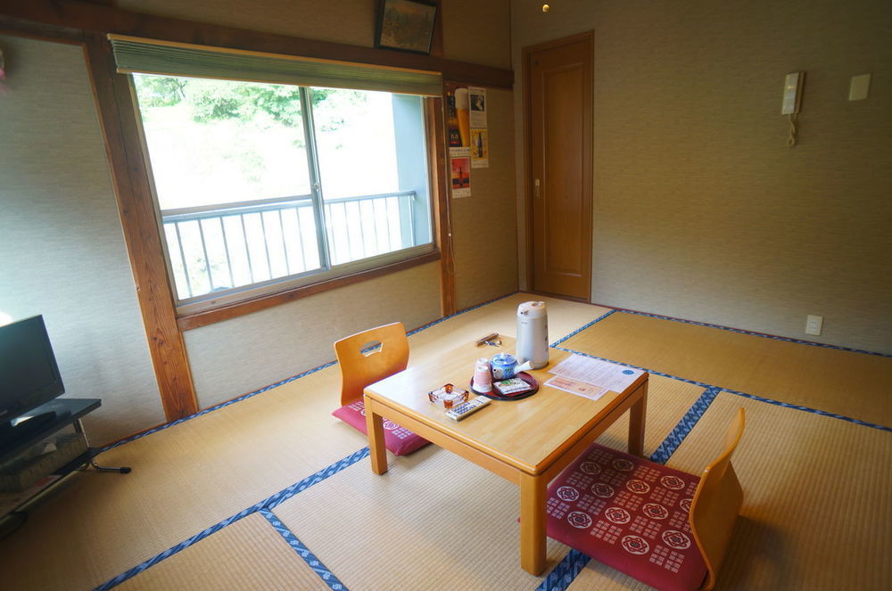 Takaosou Hotell Yufu Eksteriør bilde