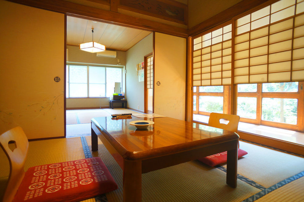Takaosou Hotell Yufu Eksteriør bilde