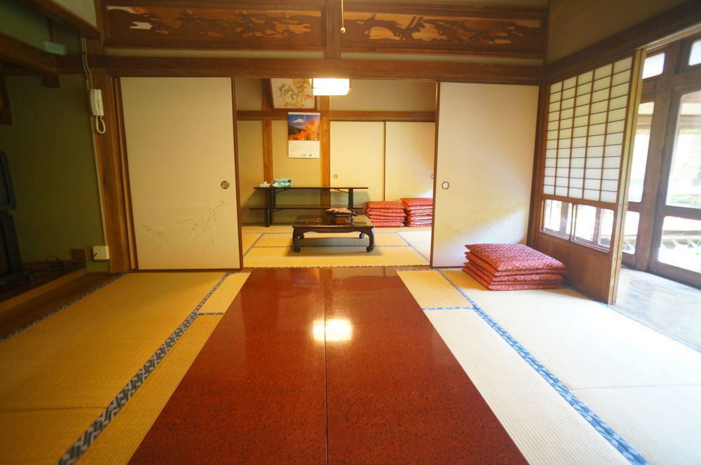 Takaosou Hotell Yufu Eksteriør bilde